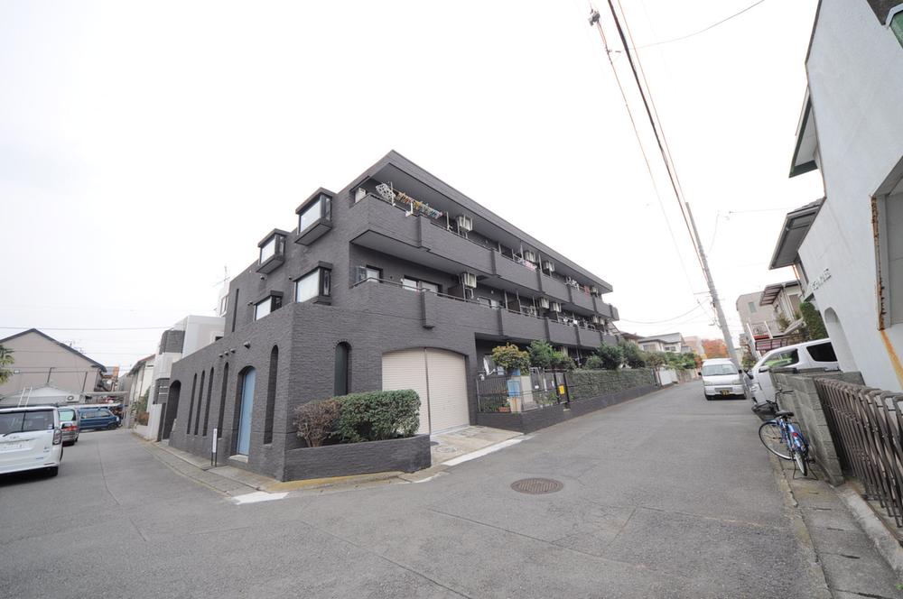 Local appearance photo. Local (12 May 2013) Shooting