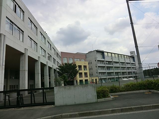 Junior high school. 252m until Yamato Municipal Shibuya Junior High School