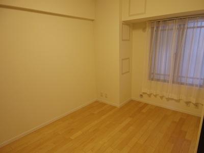 Non-living room. Indoor (10 May 2013) Shooting Western-style (2)