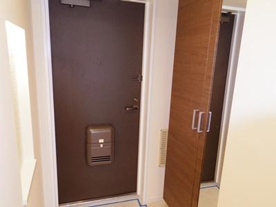 Entrance. Local (10 May 2013) Shooting