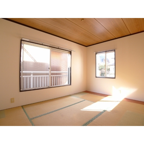 Living and room. Southwest 6 Pledge Japanese-style room with a window in a cozy south