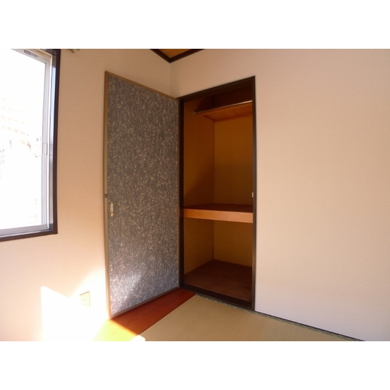 Receipt. Southwestern 6 Pledge Japanese-style room Convenient with storage to organize the luggage