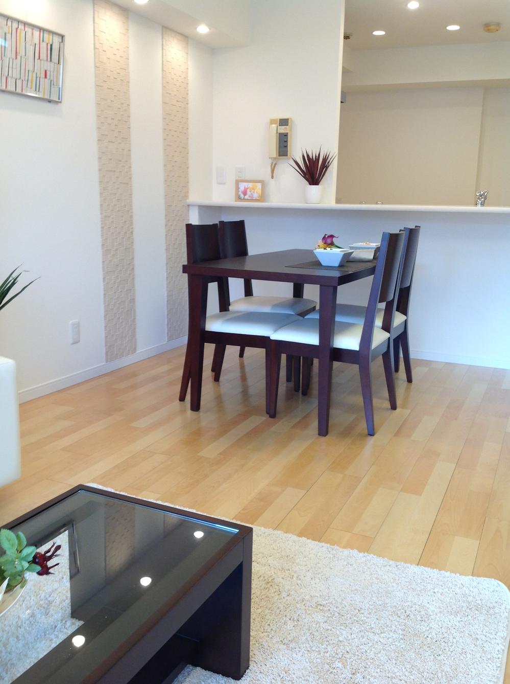 Living. Living (October 2013) Shooting