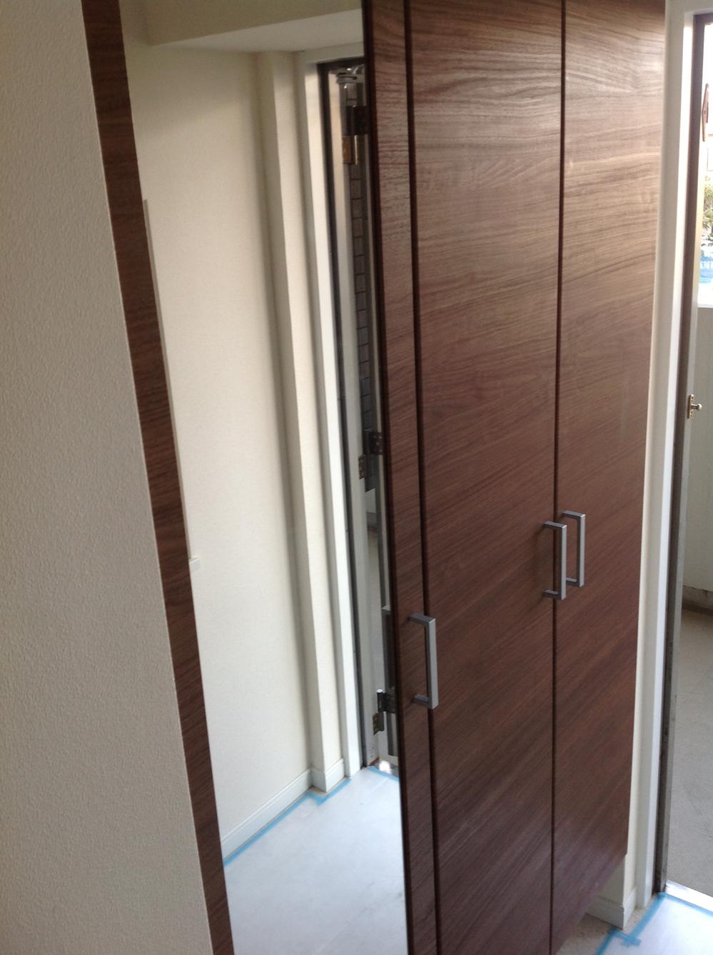 Entrance. Entrance (October 2013) Shooting