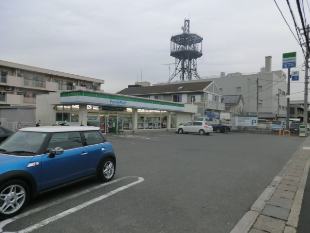 Convenience store. FamilyMart Fukaminishi 34m until chome store (convenience store)