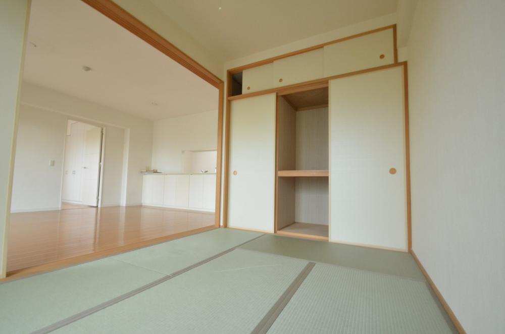 Non-living room. Indoor (11 May 2013) Shooting