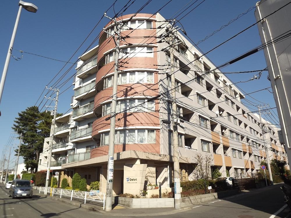 Local appearance photo. Local (11 May 2013) Shooting