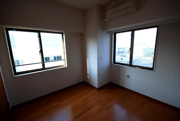 Non-living room. Room (August 2013) Shooting