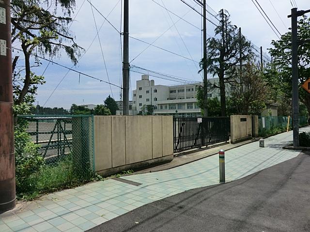 Junior high school. 1682m until the Yamato Municipal Hikichi stand Junior High School