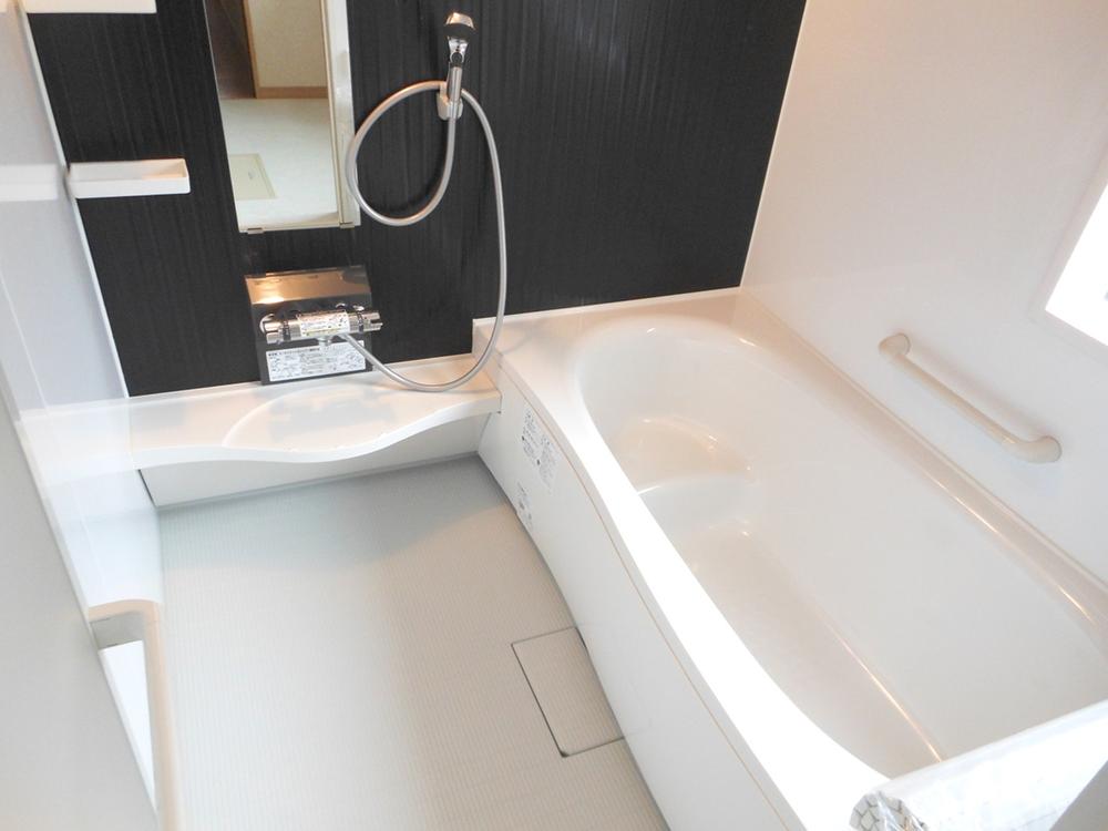 Bathroom. 1 Building