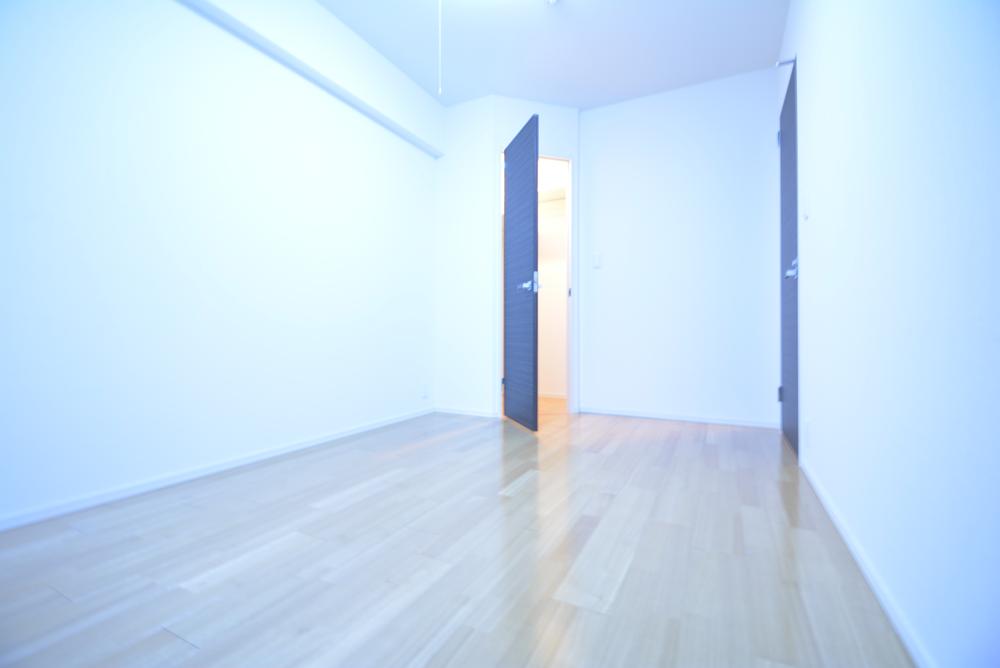 Non-living room. Indoor (11 May 2013) Shooting