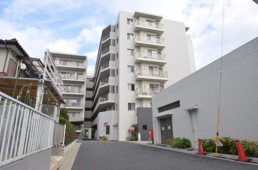 Local appearance photo. Local (11 May 2013) Shooting