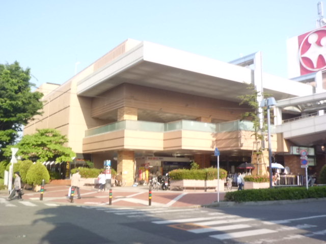 Shopping centre. 612m to Tokyu Store (shopping center)