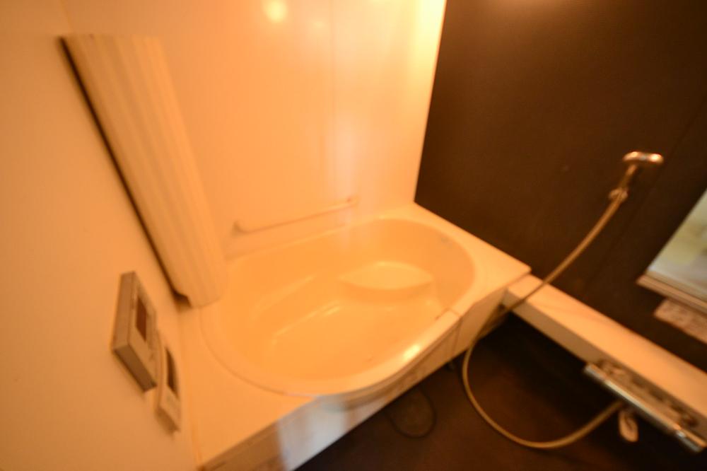 Bathroom. Indoor (12 May 2013) Shooting