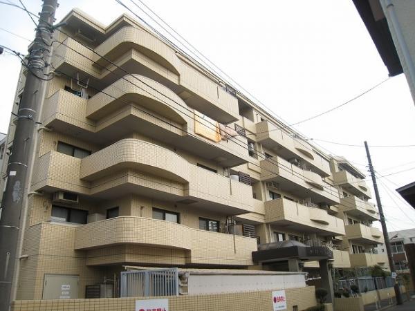 Local appearance photo. Is a firm outer wall tiled appearance!