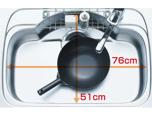 Kitchen.  [Quiet wide sink] The material to reduce the vibrations is mounted on the back side of the sink, Water was small I sound. Furthermore, It is spacious size of the depth up to 51cm of about washable a big pot. (Less than, Amenities of the web is the same specification)