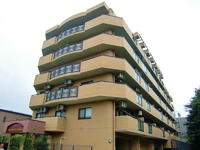 Local appearance photo. Local shooting