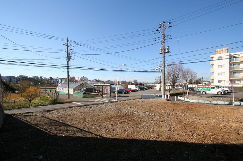 Local appearance photo. Local (11 May 2013) Shooting