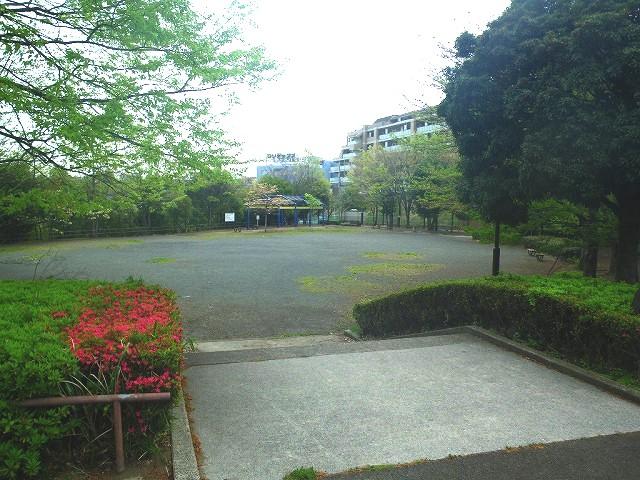 park. Akada to East Park 418m
