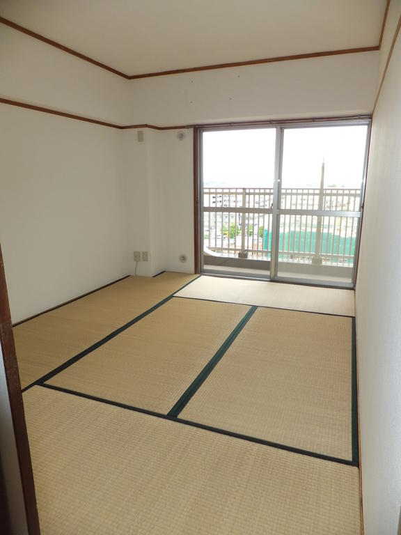 Other room space. South Japanese-style room 6 quires