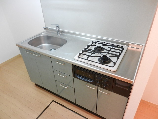 Kitchen. 2-neck with gas stove