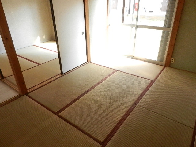 Living and room. Japanese-style room 6 quires