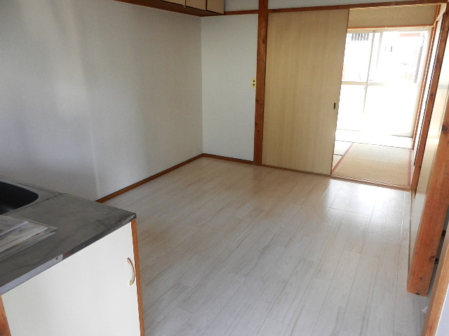 Living and room. Japanese-style room from DK