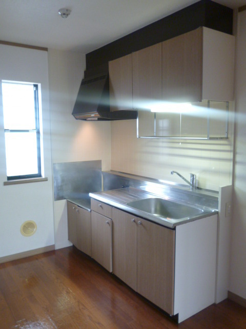 Kitchen. Gas two-burner installation Allowed Kitchen There is a window ventilation ・ Lighting will take