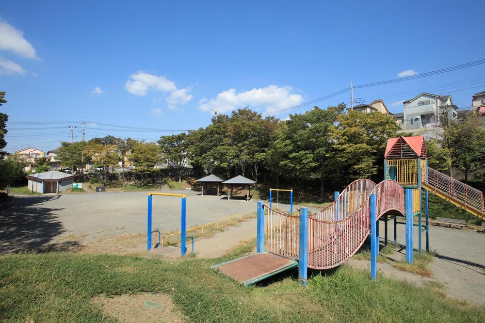 park. 340m to Oba Kayanoki park is a big Kayanoki is symbol Tree Park.