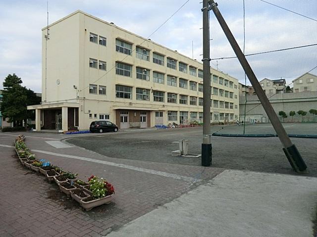 Primary school. Susukino until elementary school 100m
