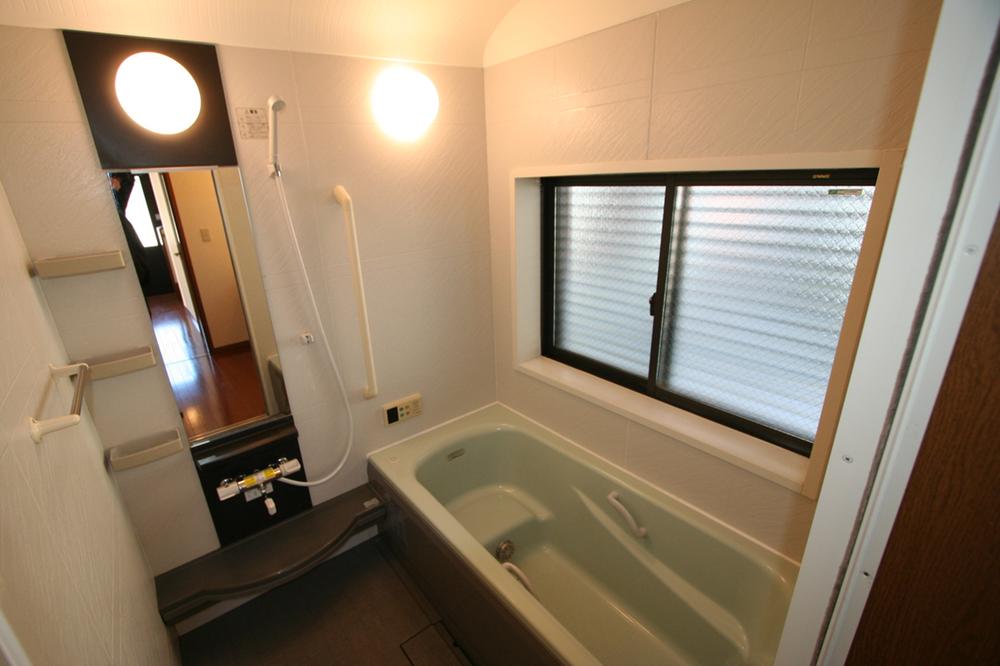 Bathroom. Indoor (12 May 2013) Shooting