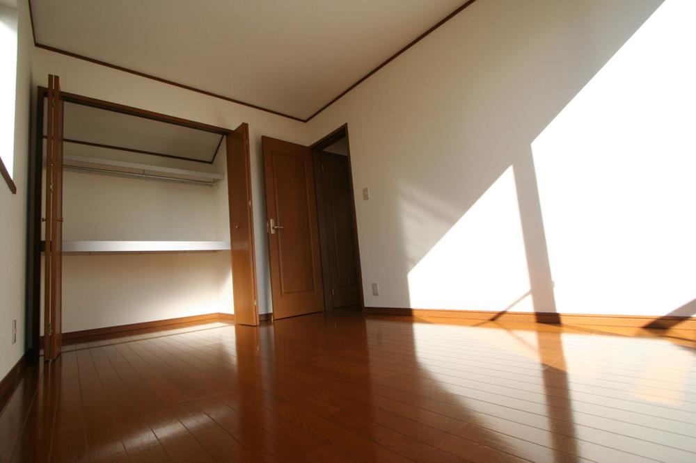Non-living room. Indoor (12 May 2013) Shooting