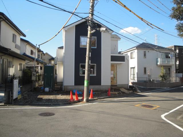 Local appearance photo. Local (12 May 2013) Shooting