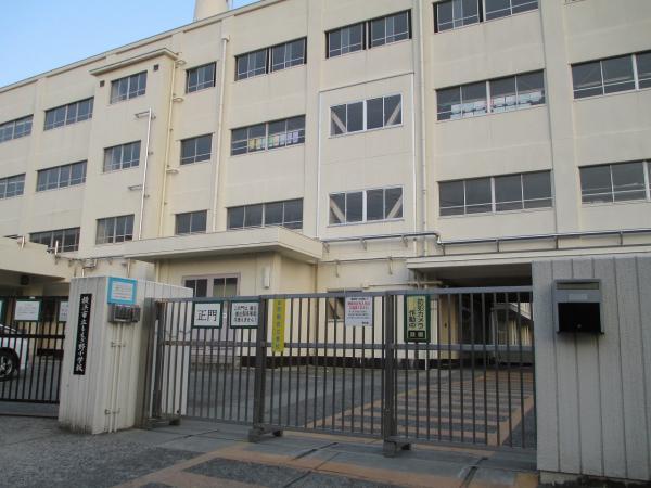 Primary school. Moegino until elementary school 850m
