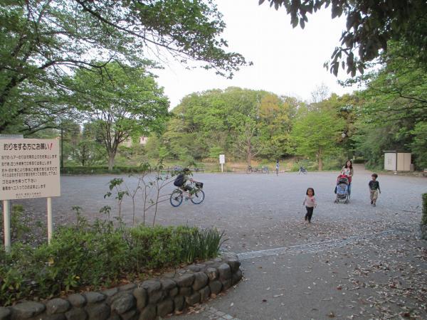 park. 750m until Moegino park