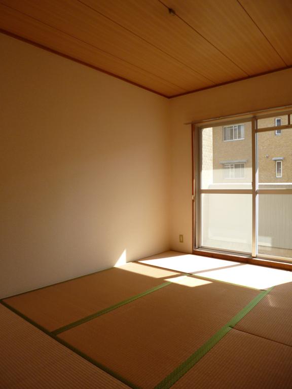 Other room space. Sometimes a Japanese-style room ・  ・  ・ 