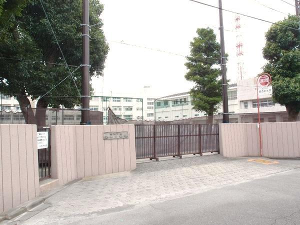 Junior high school. Tanimoto 900m until junior high school