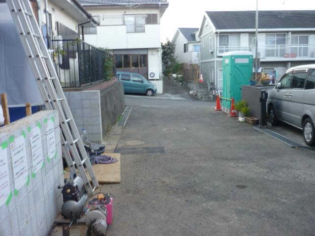 Local photos, including front road. Local shooting