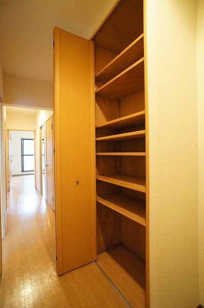 Other. Storage (Hall)