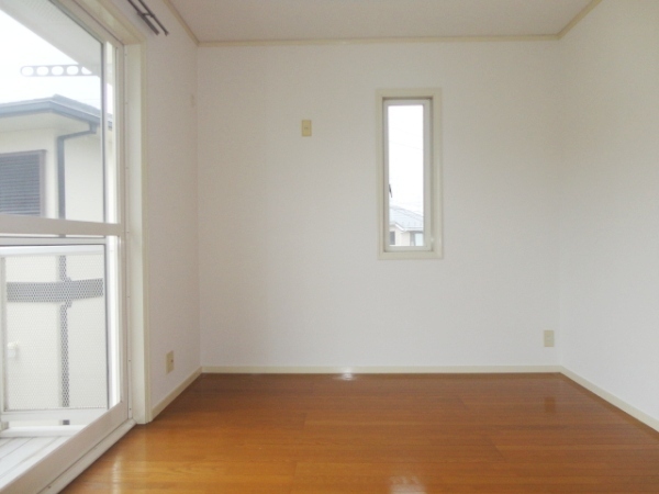 Other room space. Please see local Come