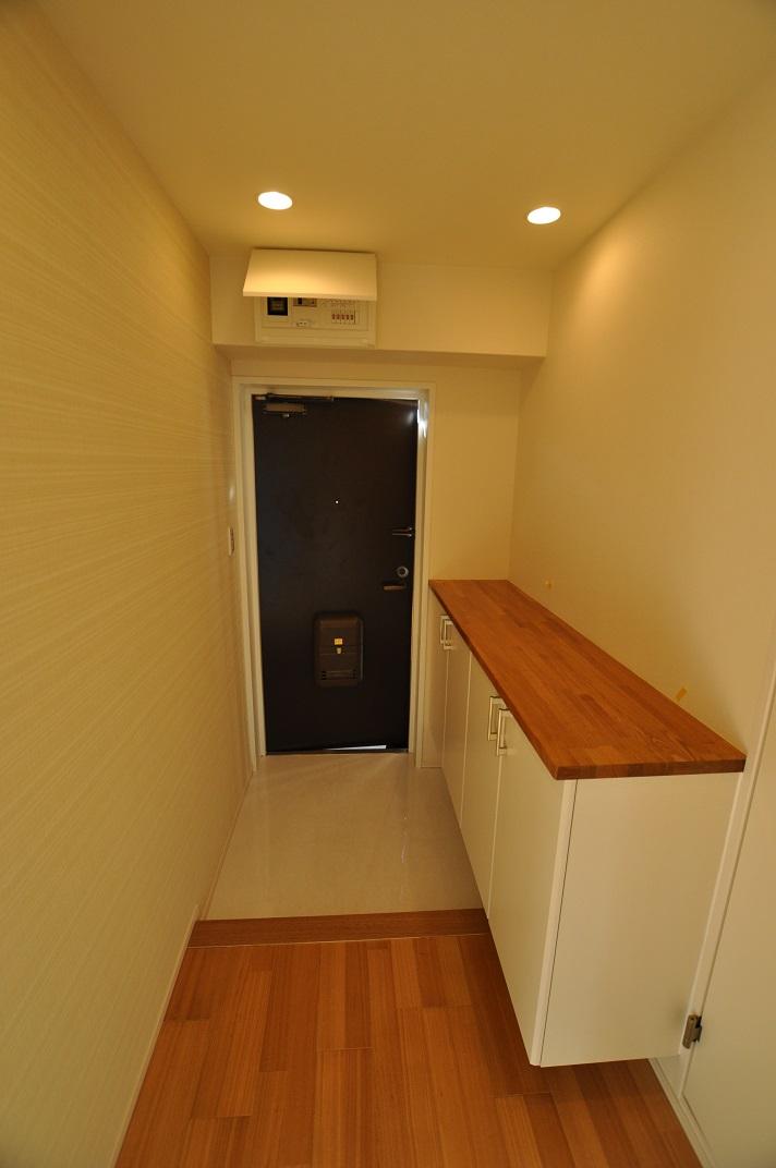 Entrance. Local (September 2013) Shooting