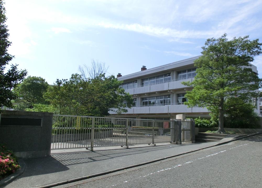 Primary school. Yokohama Municipal Shin'ishikawa 150m up to elementary school