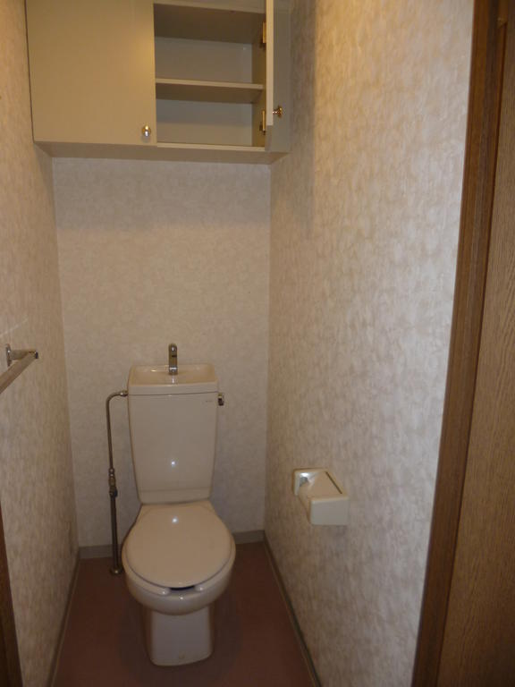 Toilet. Of course, bus ・ Toilet separate room