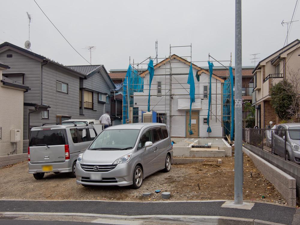 Local photos, including front road. Local (12 May 2013) Shooting