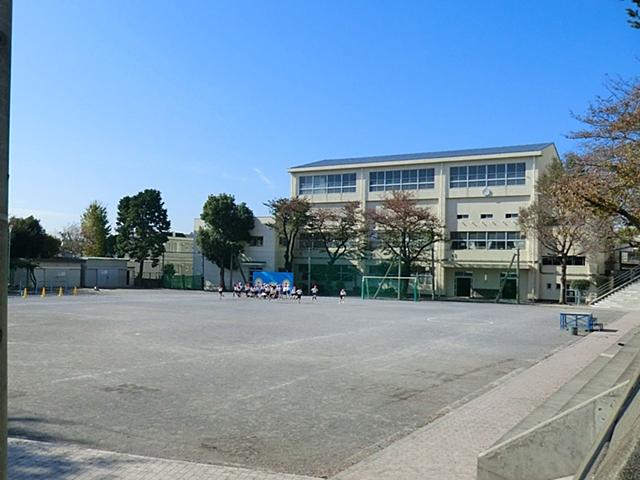 Primary school. 1200m to Yokohama Municipal Tana elementary school