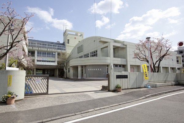 Yokohama Municipal Edanishi elementary school (about 570m)