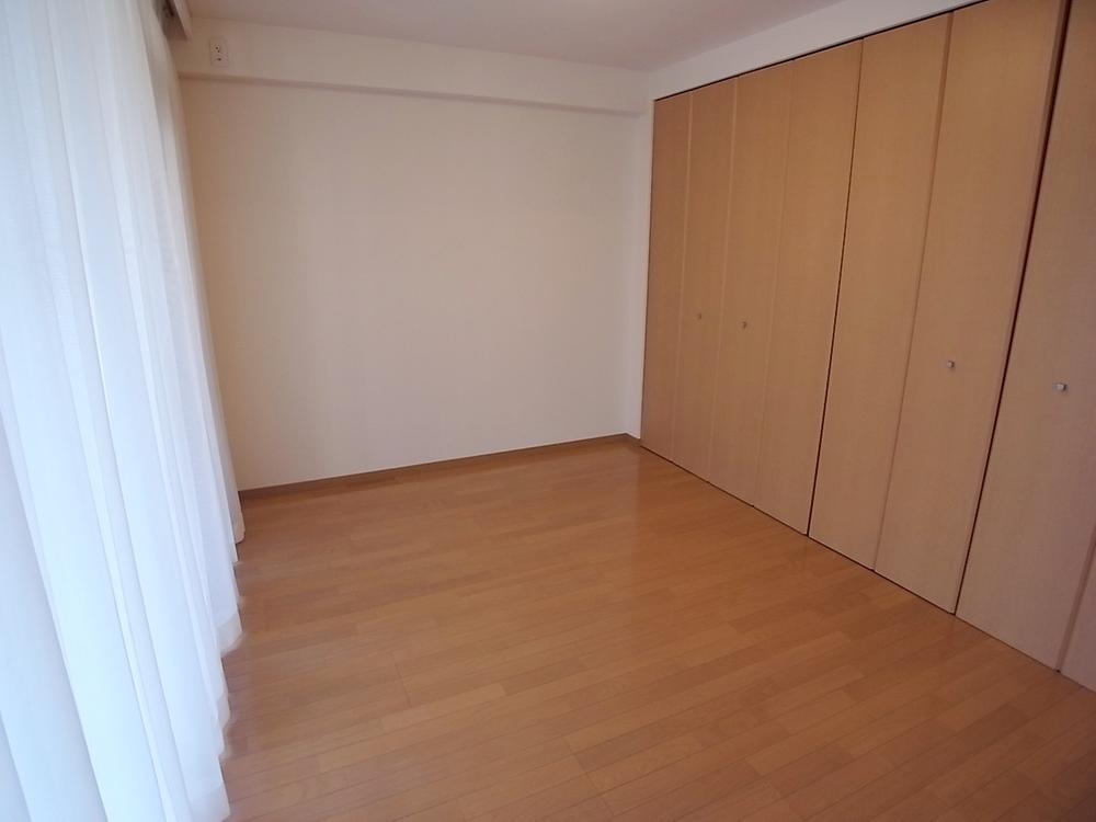 Non-living room. Indoor (11 May 2013) Shooting