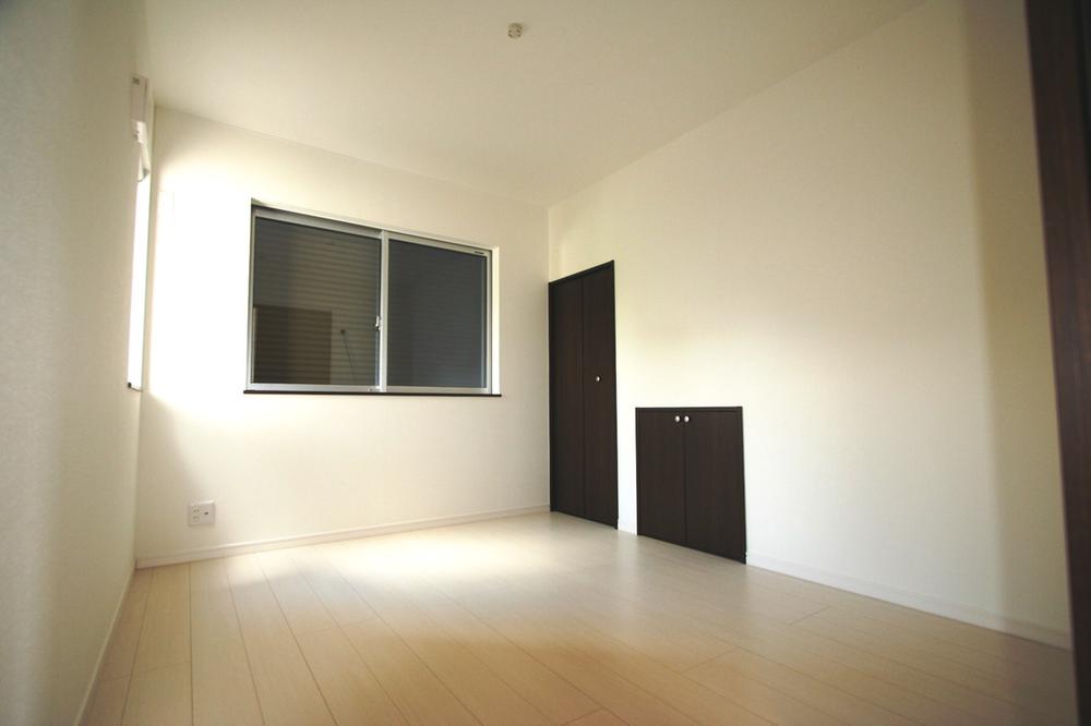 Non-living room. Local (September 2013) Shooting