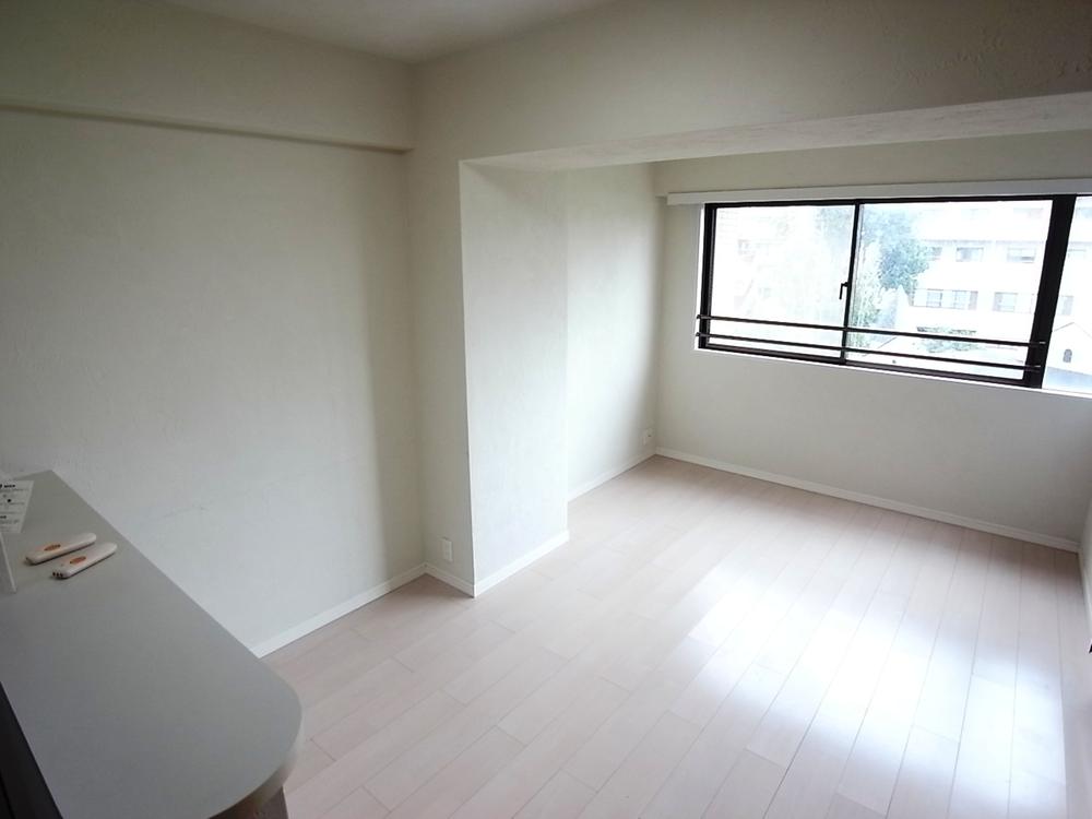 Living. Indoor (10 May 2013) Shooting