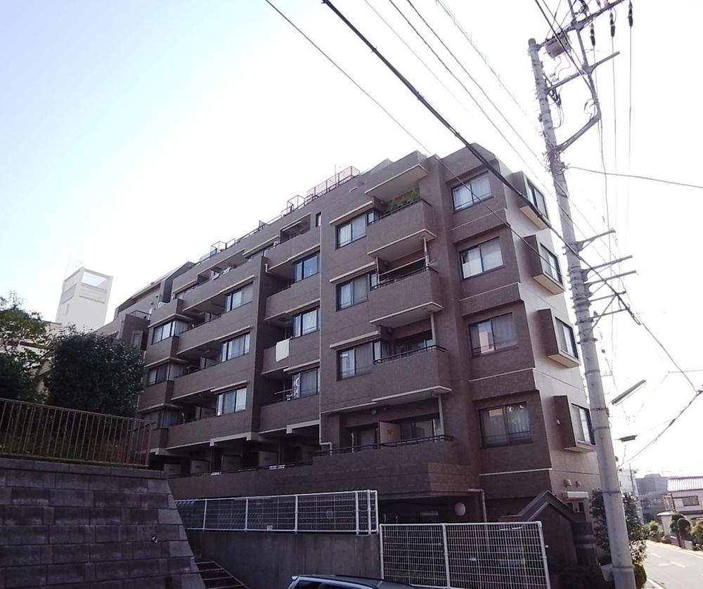 Local appearance photo. Local (10 May 2013) Shooting